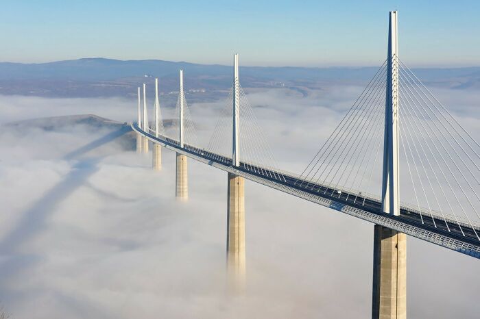 Podniebny most we Francji.