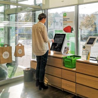 Bezobsługowy market będzie otwarty w każdą niedzielę. Ale sieci i tak wolą kasjerów z krwi i kości