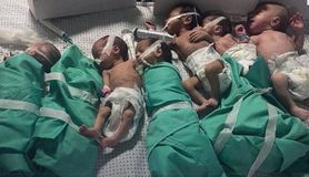 Dramat w szpitalu w Gazie. Inkubatory nie działają, lekarze owijają wcześniaki folią