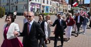 Polonez porwał Tarnobrzeżan podczas obchodów Święta Konstytucji 3 Maja. Zobacz, kto zatańczył polski taniec narodowy w sercu miasta