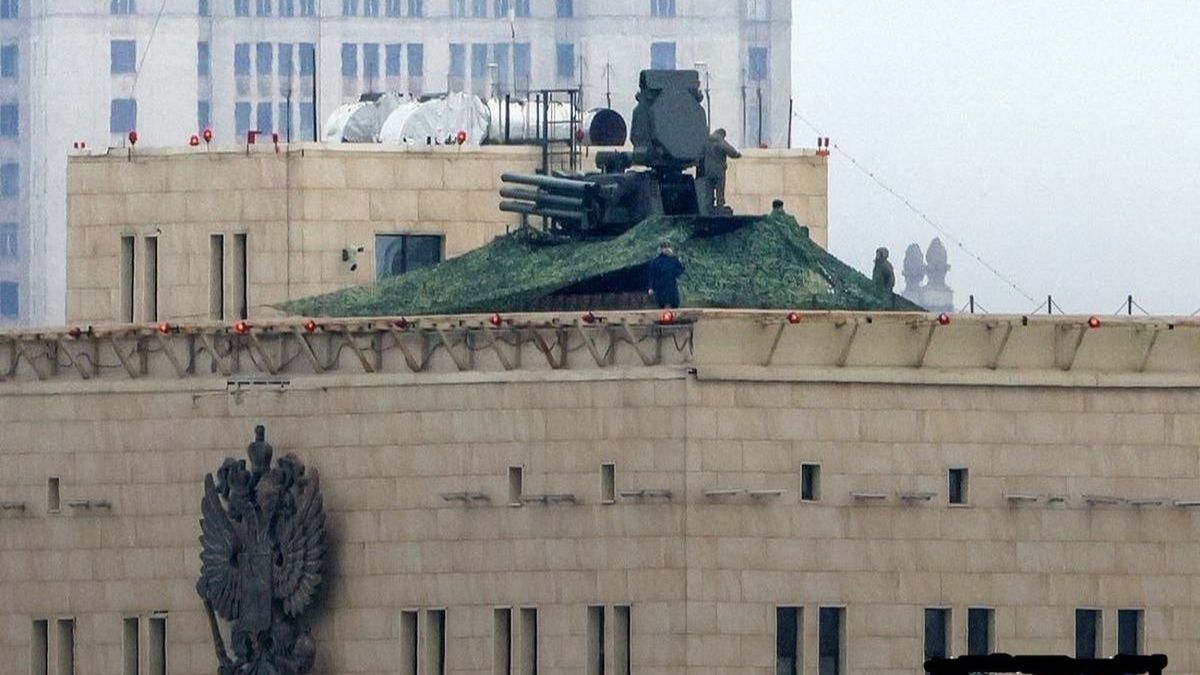 Tak wygląda dach Ministerstwa Obrony Federacji Rosyjskiej. Jaki jest powód?