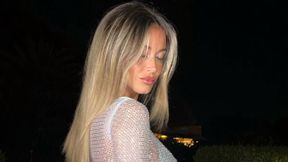 Prześwitujący strój dziennikarki na urodzinach jej 2-letniej córki