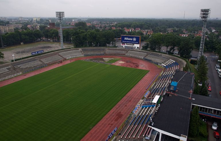 Stadion Górnika Zabrze przed przebudową. Fot. Irek Dorozanski / Edytor.net / Agencja Przeglad Sportowy