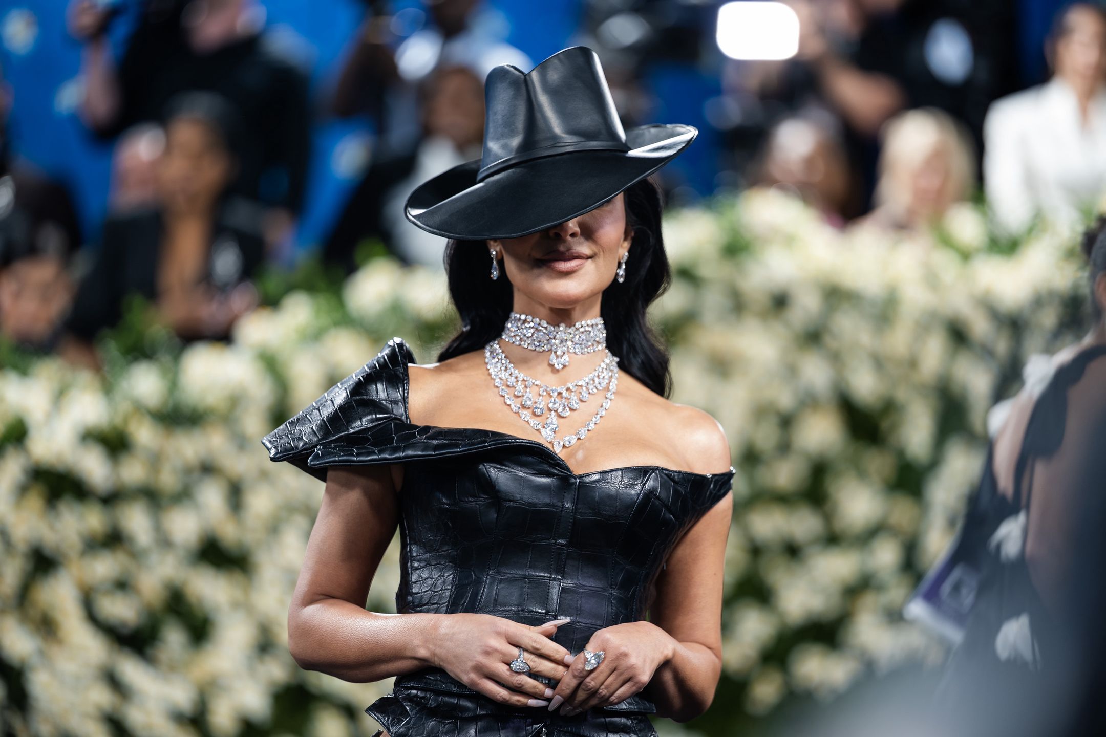 Kim Kardashian zgubiła paznokcia na czerwonym dywanie 