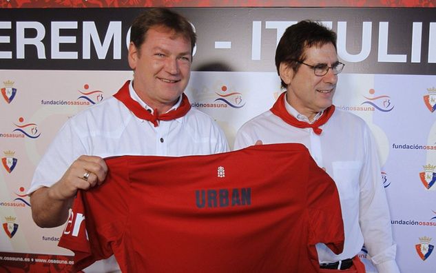 Jan Urban podczas prezentacji jako trener Osasuny / fot PAP/EPA