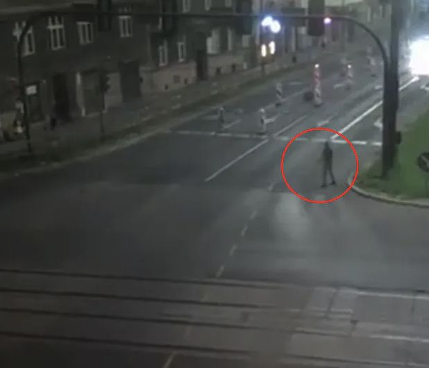 niezidentyfikowany pieszy