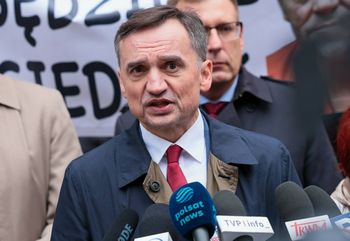 "Miałem bilet do Polski". Ziobro tłumaczy, dlaczego nie wraca z Budapesztu