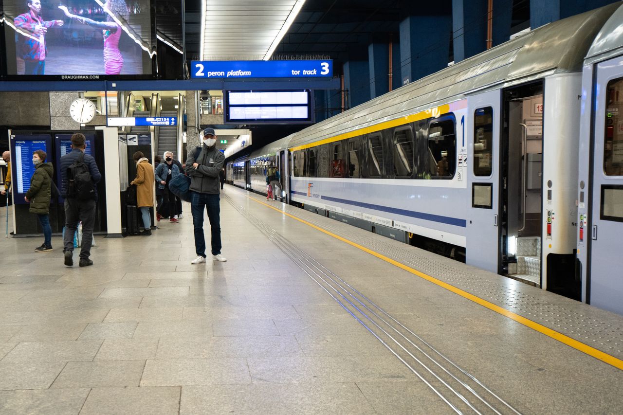 Kolej połączy CPK z Warszawą i Łodzią. Spółka wybrała wykonawcę prac przygotowawczych