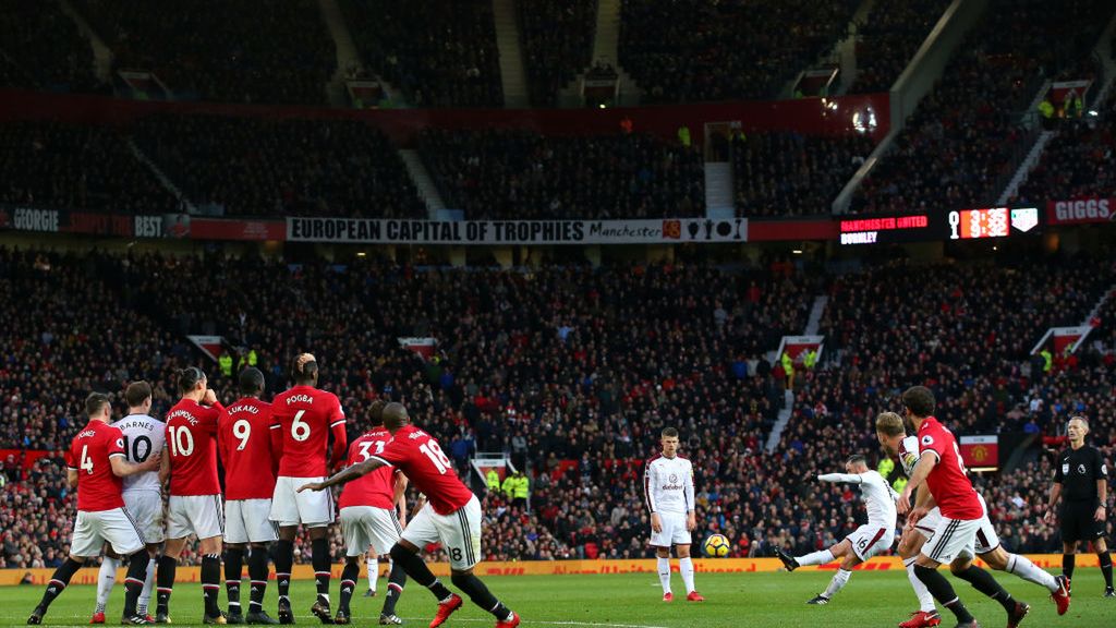 Zdjęcie okładkowe artykułu: Getty Images / Alex Livesey / Na zdjęciu: piłkarze Manchesteru United i Burnley FC