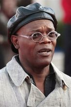 Samuel L. Jackson ratuje Tommy'ego Lee Jonesa