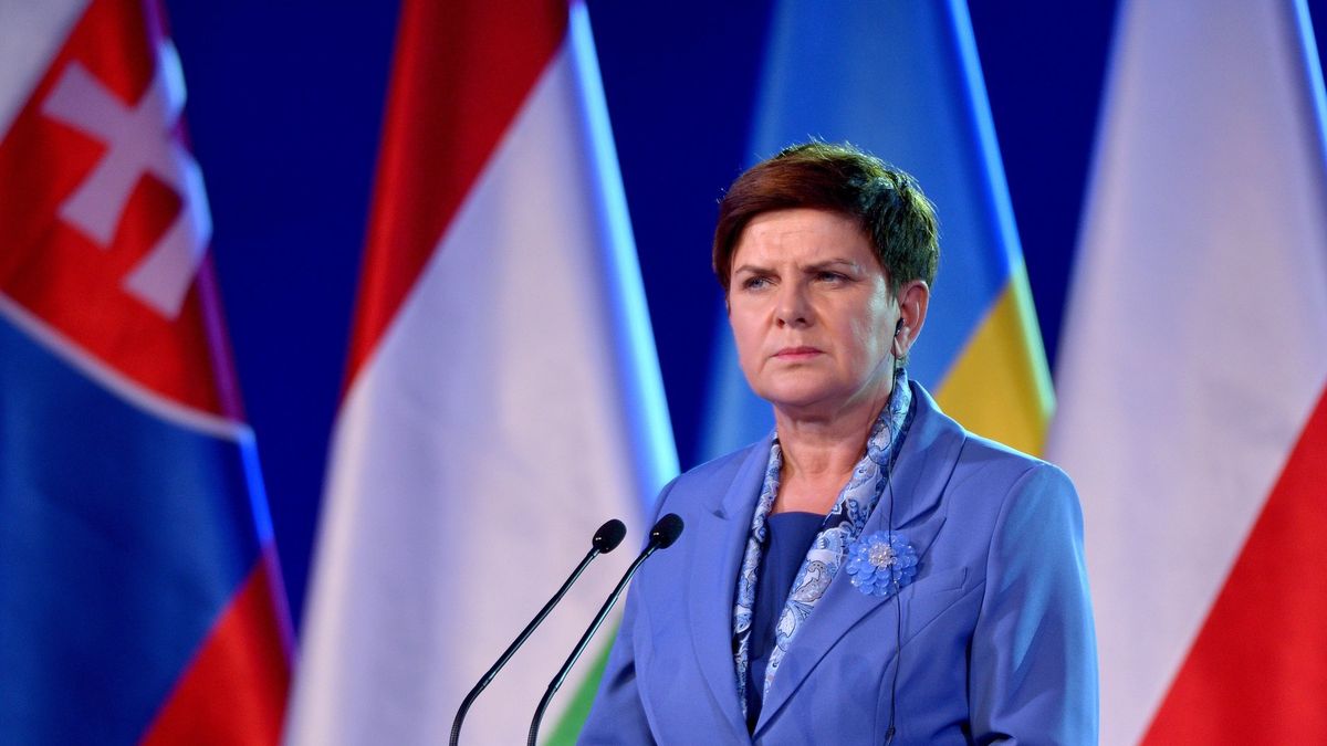 Beata Szydło może odnieść prestiżowe zwycięstwo nad prezydentem Francji
