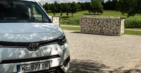Toyota i Stellantis rozszerzą współpracą o dużego vana. Będzie powstawał m.in. w Polsce