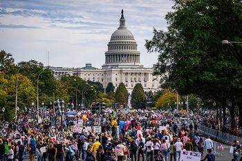 Rekordowe protesty w USA. 7 mln Amerykanów przeciwko Trumpowi