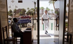 Tak oszukują turystów w Egipcie. Podchodzą do nich w hotelu