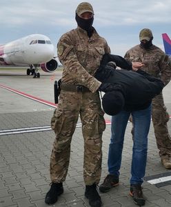 Poszukiwany za zabójstwo był już w samolocie. Akcja w ostatniej chwili