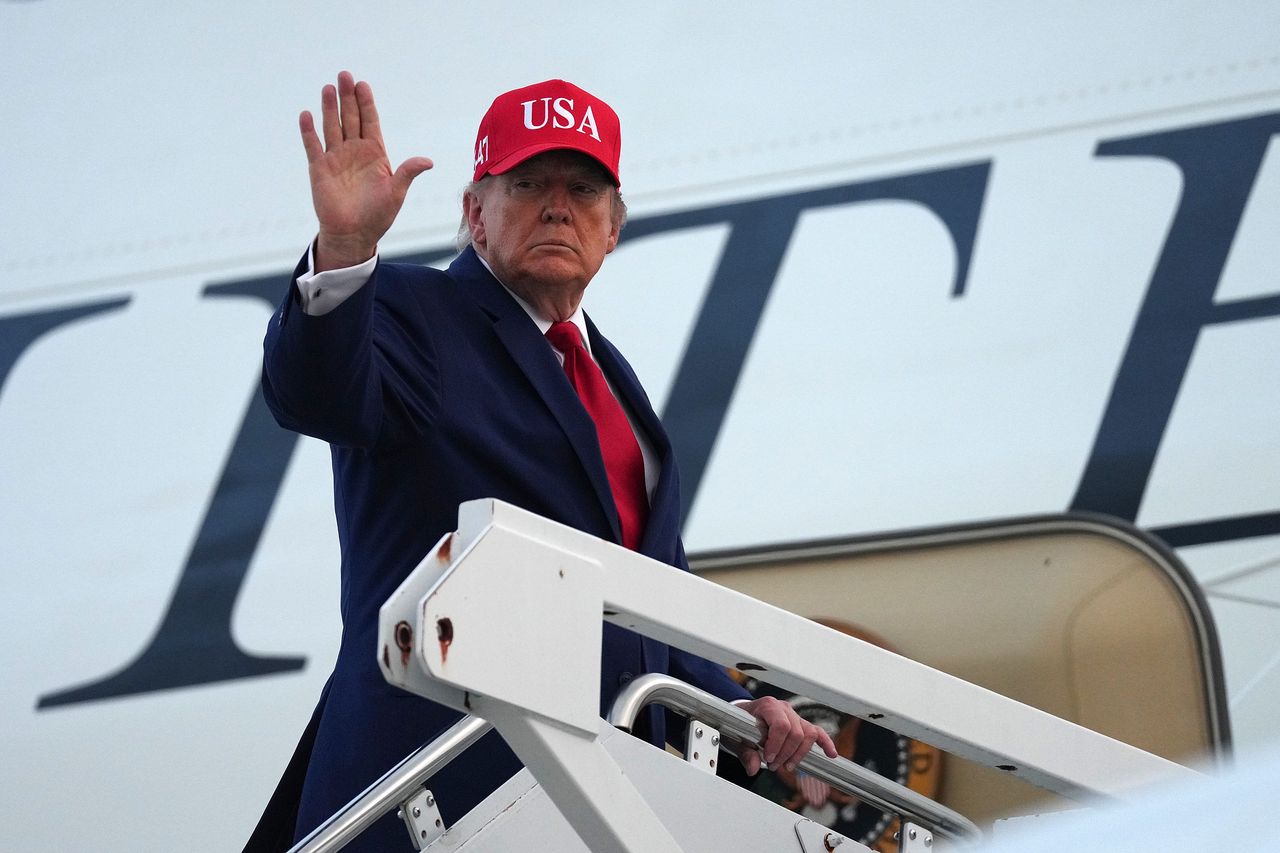 "Bardzo dobra decyzja". Trump komentuje zniesienie sankcji na Rosję