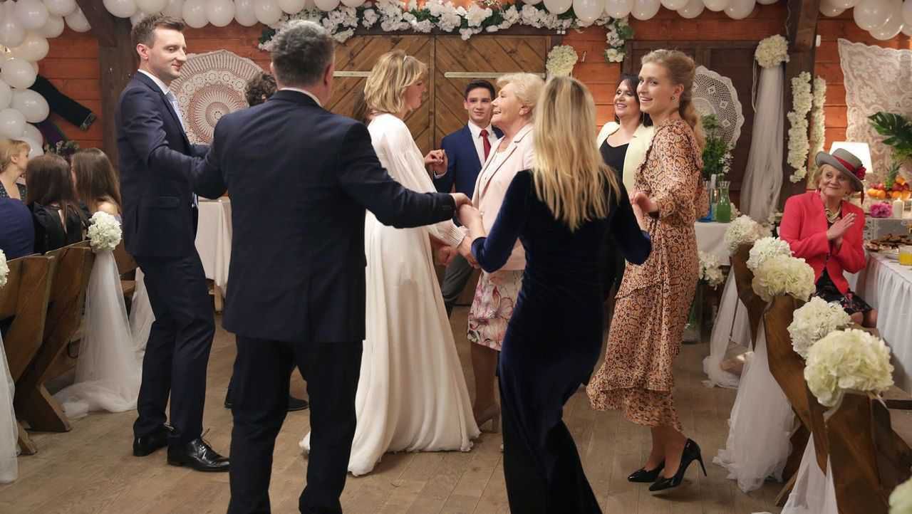 Wesele Uli i Bartka w 1451. odcinku "M jak miłość" przed wakacjami