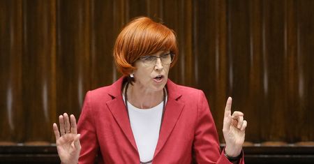 Rafalska: Kwota minimalnej emerytury i zasady waloryzacji są opracowywane