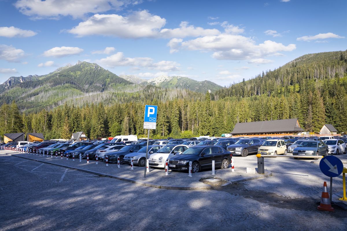 Palenica Białczańska to ostatni parking przed Morskim Okiem