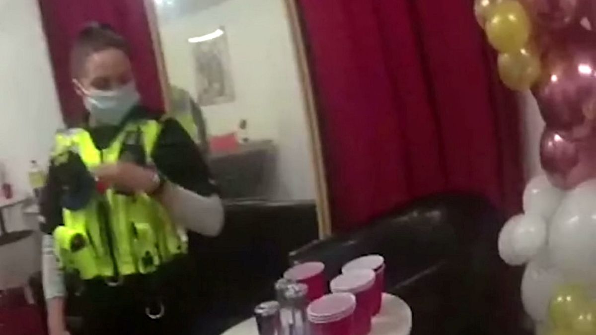 Policjanci przerwali przyjęcie urodzinowe