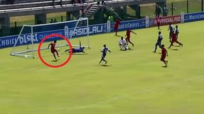 Jak można nie trafić do bramki z dwóch metrów? Fatalne pudło piłkarza z RPA