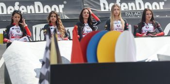 Jubileusze, piłkarskie sparingi i żużlowe derby. Sportowy Rozkład Jazdy