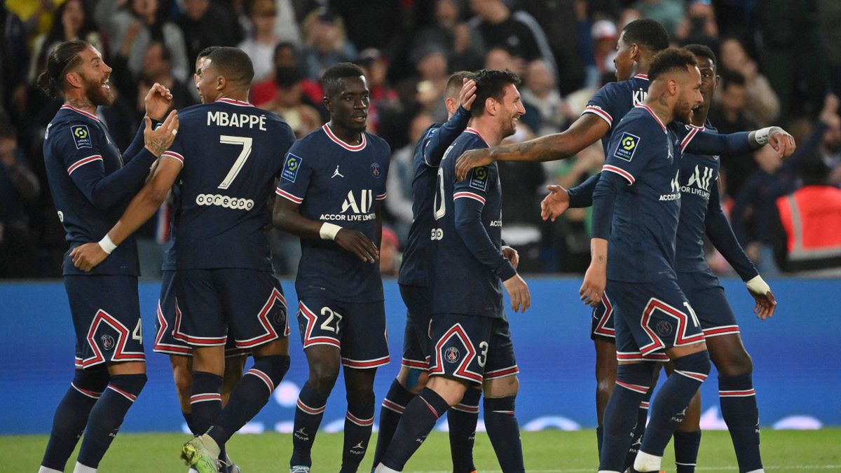 PAP/EPA / Na zdjęciu: piłkarze Paris Saint-Germain