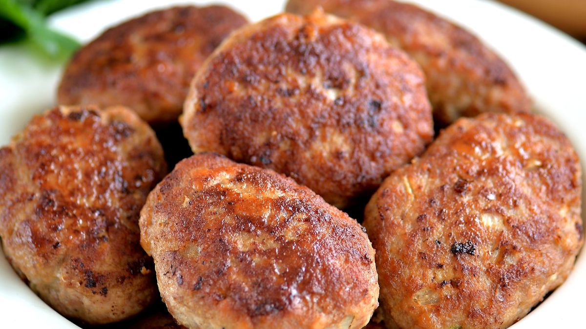 Kotlety wyjdą soczyste i nie będą pękały