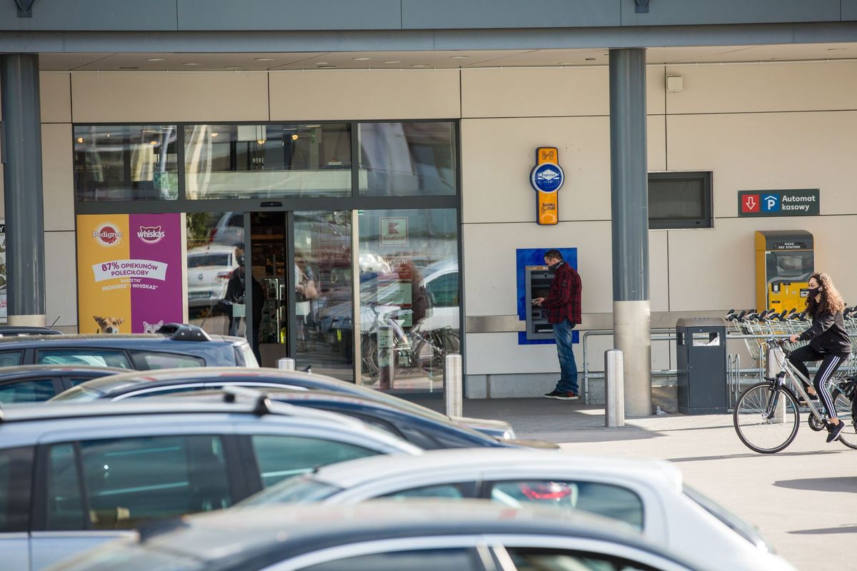 Sklepy otwarte 1 maja. Święto Pracy pod znakiem braku zakupów. Trzeba być na to przygotowanym