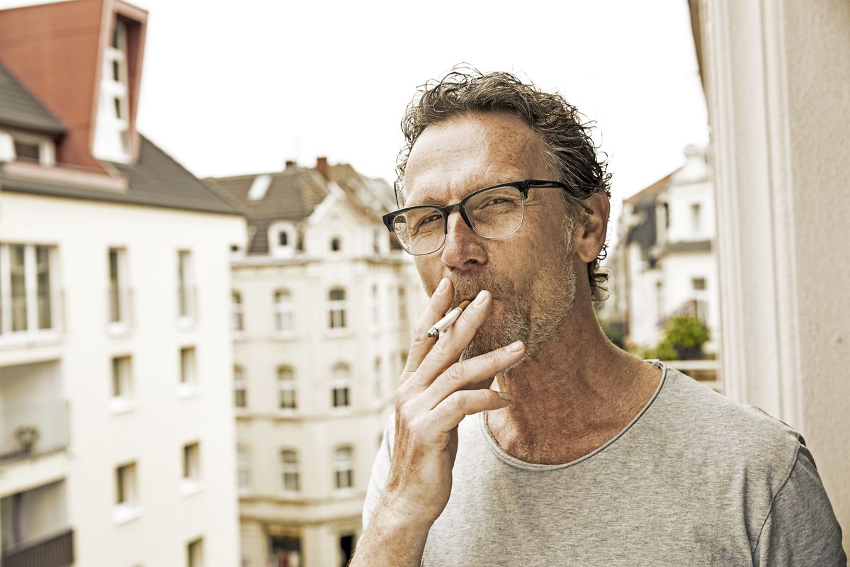 Palenie na balkonie jest uciążliwe dla sąsiadów. Będzie zakaz? 