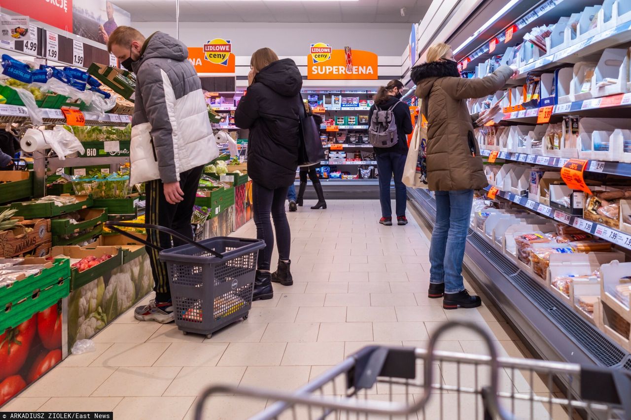 Co Polacy sądzą o zakazie handlu w niedzielę? 