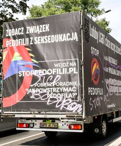 Policja ochraniała ciężarówkę anty-LGBT? "Przejazd zgłoszony jako zgromadzenie"