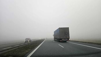 Lubuskie: Województwo całe we mgle. Uważacie! Widoczność czasami spada do 200 metrów