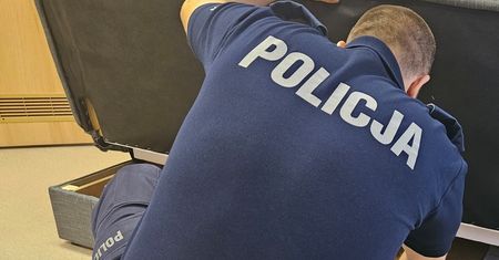 Dobiegniew: Schował się w tapczanie przed policją