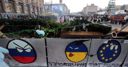 Protesty w Kijowie. Manifestanci budowali nowe barykady