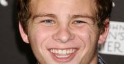 Pamiętacie tego słodkiego malca? Był złotym dzieckiem Hollywood. Dziś ma 21 lat.