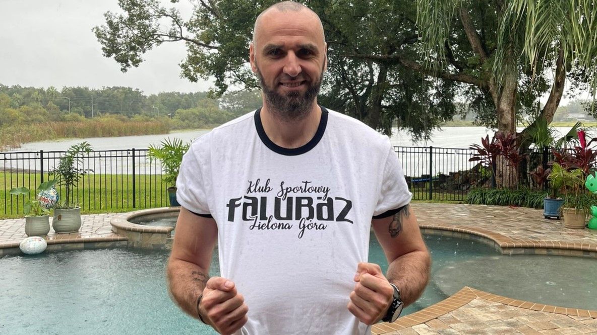 Marcin Gortat w koszulce Falubazu