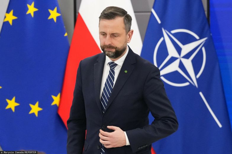 "Przestańcie kłamać". Szef MON reaguje na wpis posła PiS