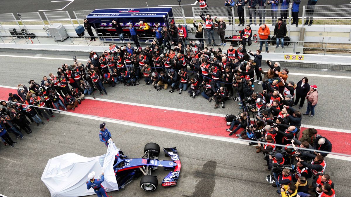 Zdjęcie okładkowe artykułu: Newspix /  / Na zdjęciu: zespół Toro Rosso Honda
