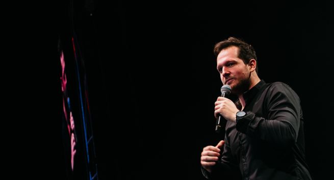 Rafał Pacześ gospodarzem porannego letniego pasma "Wstawaj, szkoda lata" w RMF FM