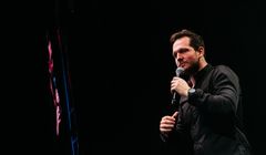 Rafał Pacześ gospodarzem porannego letniego pasma "Wstawaj, szkoda lata" w RMF FM