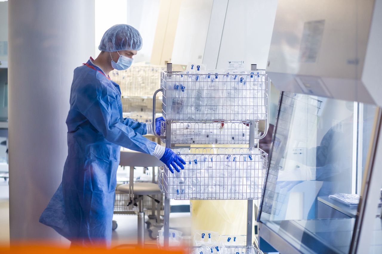 Koronawirus. Prawie pół miliona osób na kwarantannie. Ozdrowieńców przybywa wolniej niż zakażonych