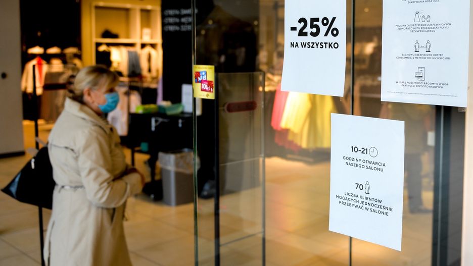 4 maja zniesiono obostrzenia dotyczące pracy m.in. w galeriach handlowych