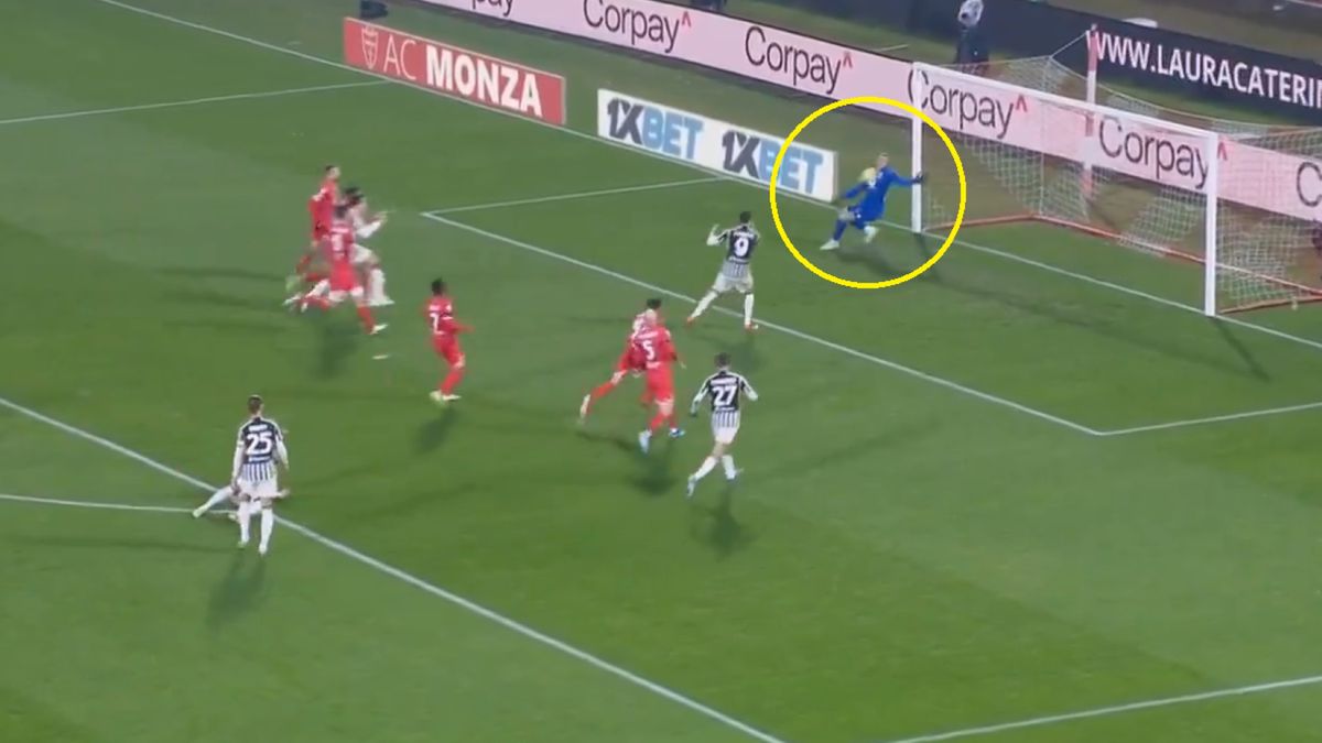 Twitter / Eleven Sports / Na zdjęciu: kapitalna parada bramkarza Monzy