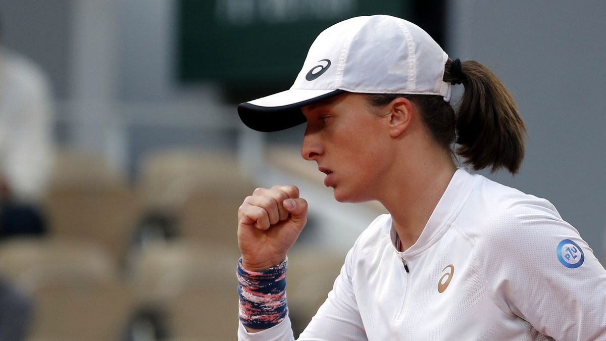 PAP/EPA / CHRISTOPHE PETIT TESSON / Na zdjęciu: Iga Świątek