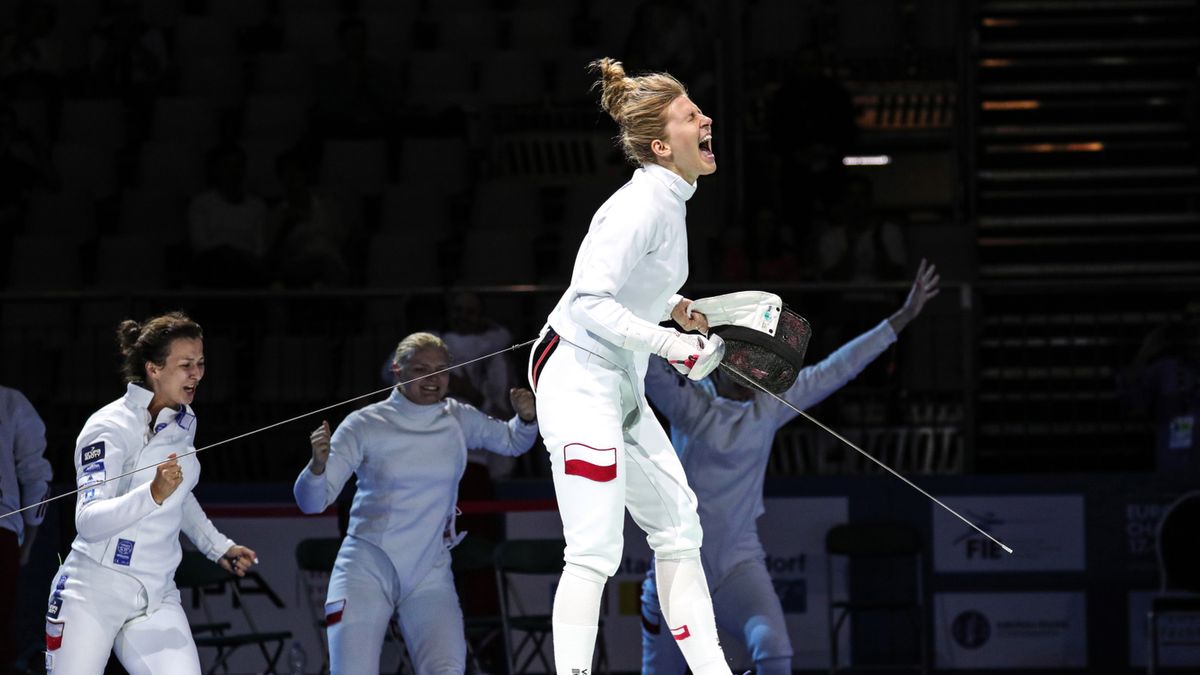 PAP/EPA / ARMANDO BABANI / Na zdjęciu: Polki po finale mistrzostw Europy