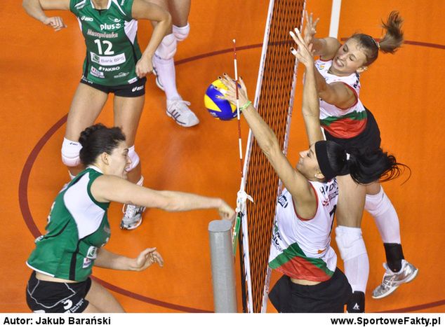 Australijka (tu jeszcze w barwach Muszynianki) to zmora każdej środkowej w Orlen Lidze