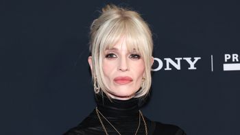 NIEPOKOJĄCO SZCZUPŁA sylwetka Kelly Osbourne niepokoiła fanów. Celebrytka przemówiła: "Czuję się coraz lepiej"