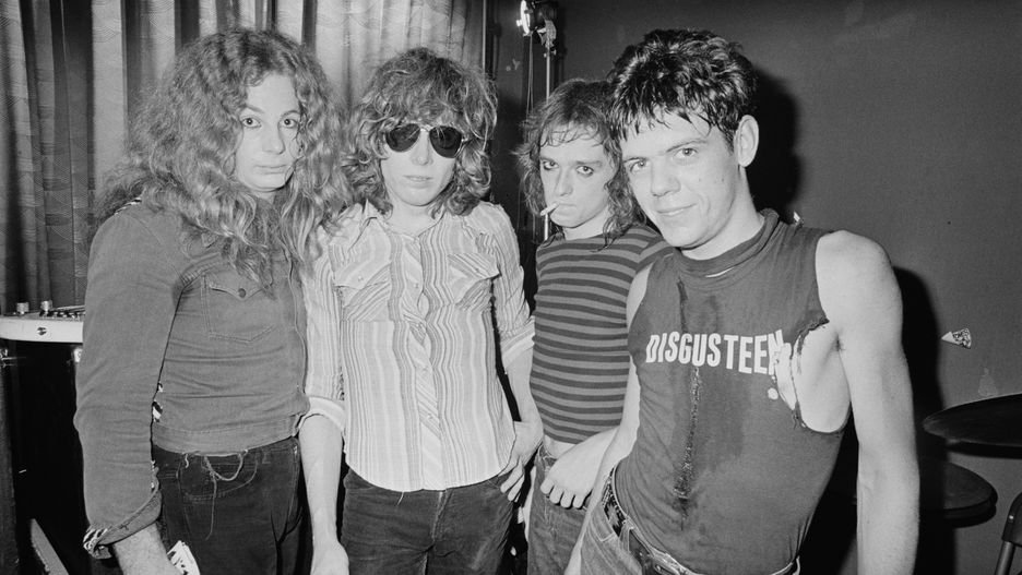 Teenage Head w 1977 r. Od lewej: Steve Mahon (bas), Gord Lewis (gitara) Nick Stipanitz (perkusja), Frankie Venom (wokal)
