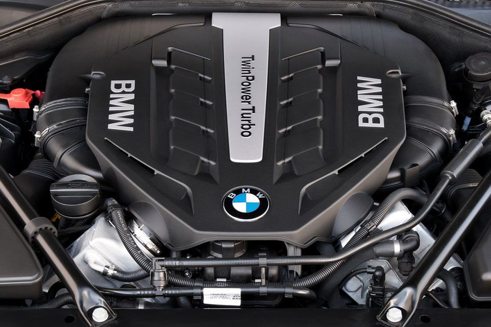 BMW serii 7 na rok 2013 - megagaleria niemieckiego okrętu flagowego 237
